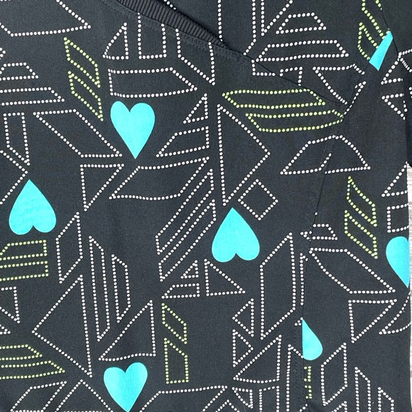 💙💚Geometric Heart Cherokee Infinity Scrub Top - Small - Picture 4 of 9